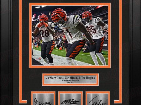 Ja Marr Chase, Joe Mixon, Tee Higgins Cincinnati Bengals 8x10 Framed Photo with Engraved Autographs For Sale