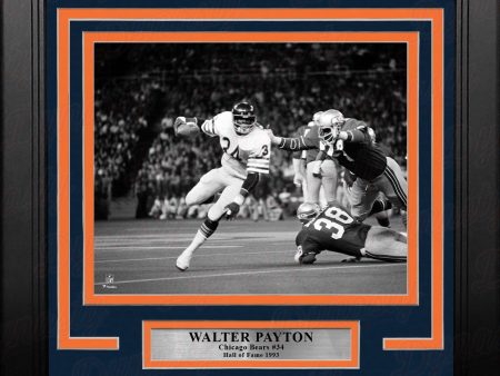 Walter Payton Black & White Action Chicago Bears 8  x 10  Framed Football Photo Hot on Sale